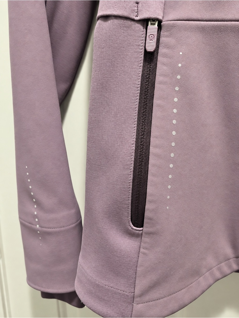 Lululemon Cross Chill RepelShell Jacket Size 0 Purple Mauve Running - Picture 3 of 12